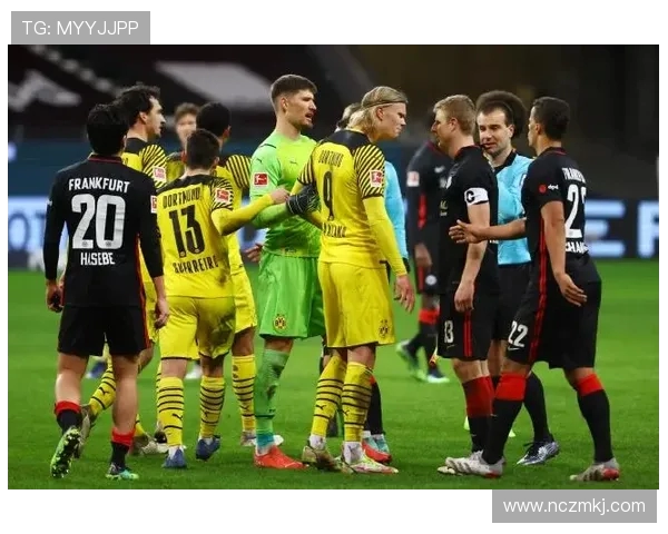 不来梅与拜仁激战正酣比分揭晓引发球迷热议 不来梅与拜仁激战正酣比分揭晓引发球迷热议