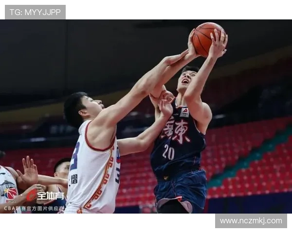 任骏飞领衔球队奋战新赛季展现卓越篮球才华与团队精神 任骏飞领衔球队奋战新赛季展现卓越篮球才华与团队精神