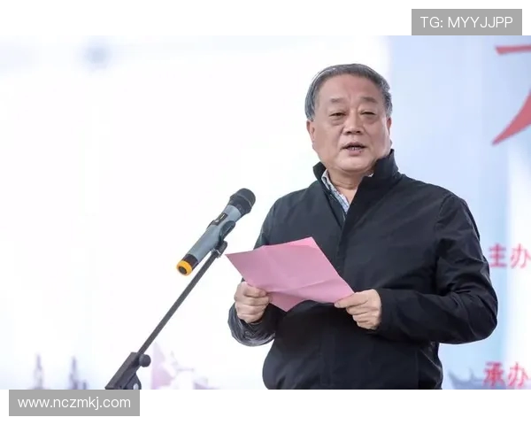 徐昕的艺术之路：从初学者到备受瞩目的创作才俊的成长历程与心路历程