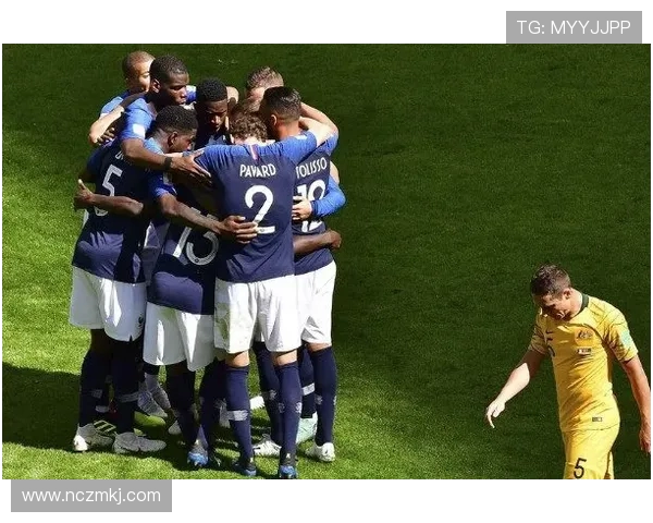 意大利与澳大利亚比赛中红牌事件引发热议球迷反应不一