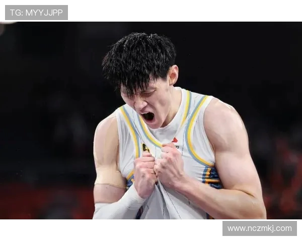 曾凡博：从青涩新星到篮球场上的璀璨明珠的成长之路