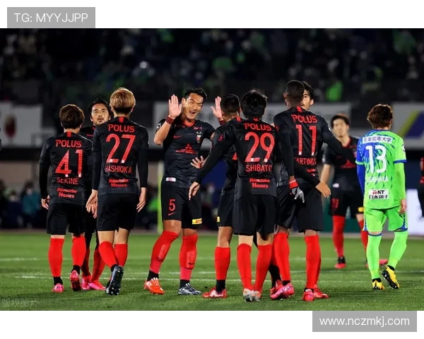 横滨水手与湘南海洋的激烈对决揭示日职联赛的竞争魅力与球队实力较量