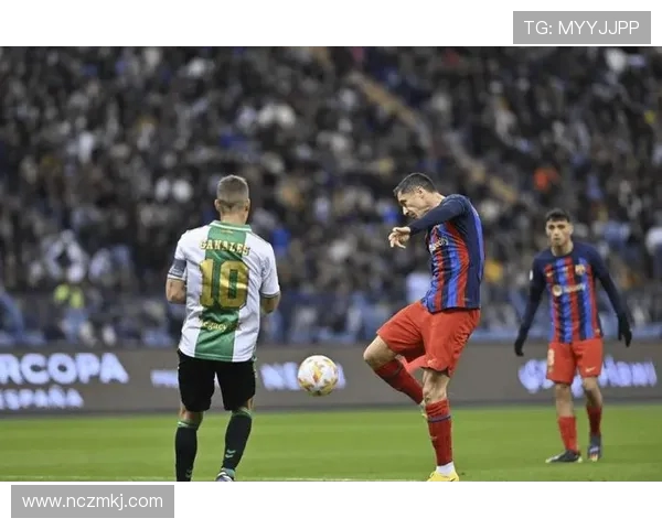 皇马与巴萨的经典对决值得一看球迷们的激情碰撞与战术较量