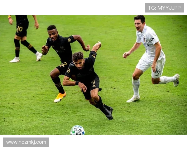 西雅图音速与休斯敦迪纳摩的精彩对决引发球迷热烈讨论与期待