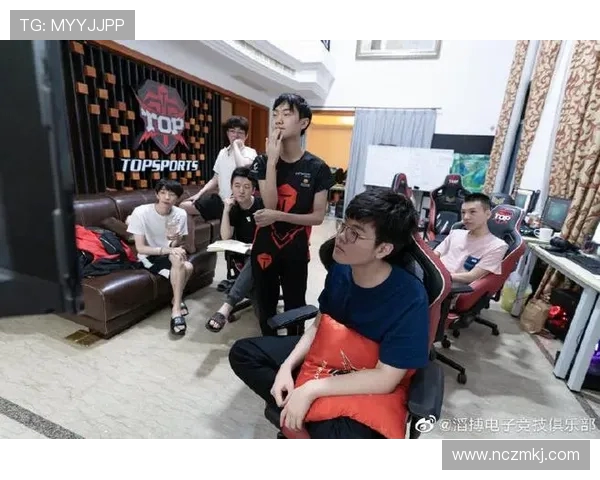 FPX战队强势领跑职业联赛积分榜以54分稳居第一位置